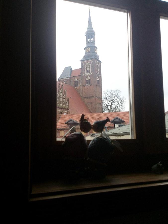 Im Kurfuerstlichen Zollamt Appartement Tangermünde Buitenkant foto
