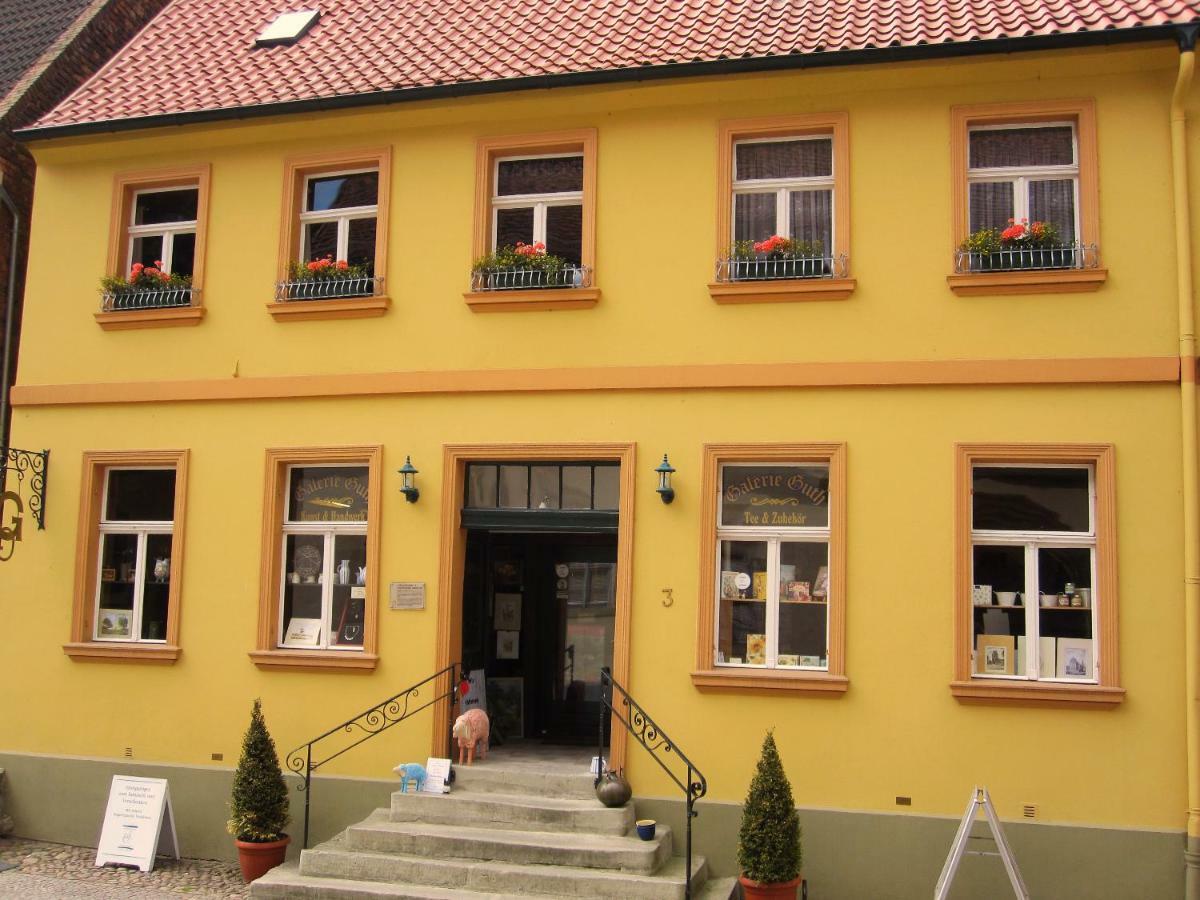 Im Kurfuerstlichen Zollamt Appartement Tangermünde Buitenkant foto